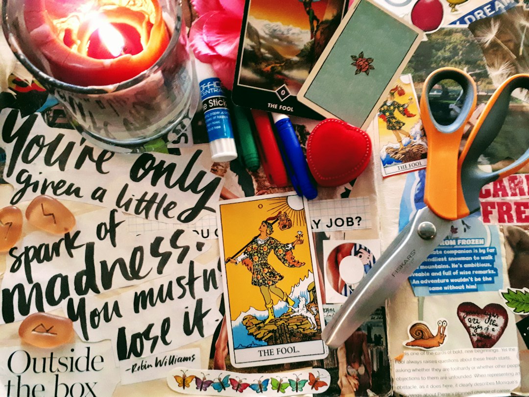 Aligning Your Energy: Manifesting Dreams with Tarot & Astrology